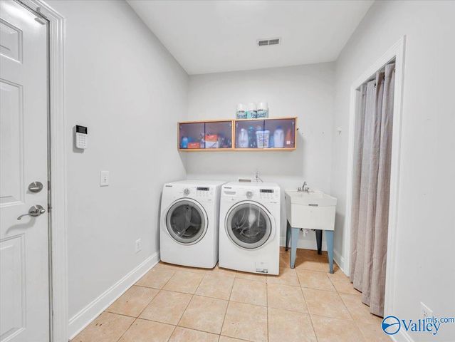 222 Lee Bowden Drive, Huntsville, AL 35806