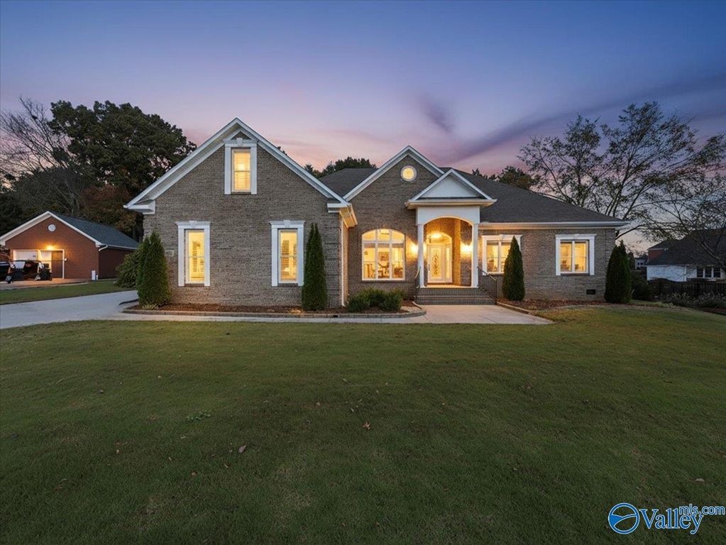 222 Lee Bowden Drive, Huntsville, AL 35806