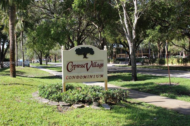 7208 Fairway Dr I8, Miami Lakes, FL 33014