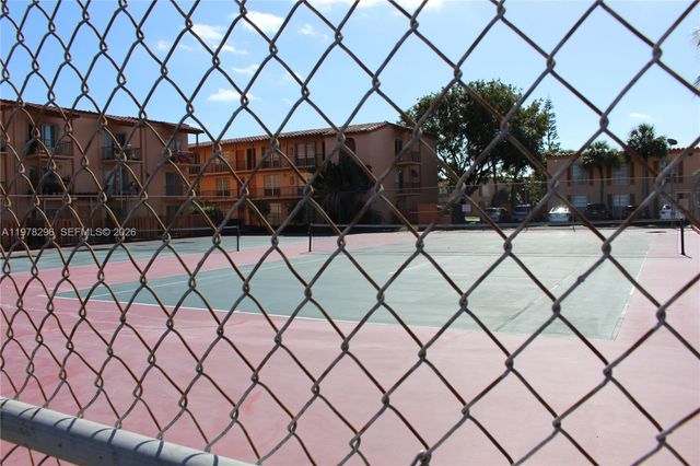 7208 Fairway Dr I8, Miami Lakes, FL 33014