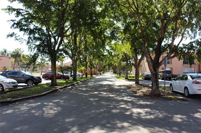 7208 Fairway Dr I8, Miami Lakes, FL 33014