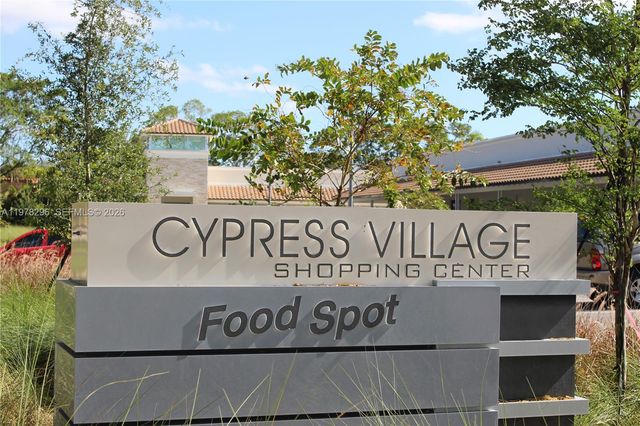 7208 Fairway Dr I8, Miami Lakes, FL 33014