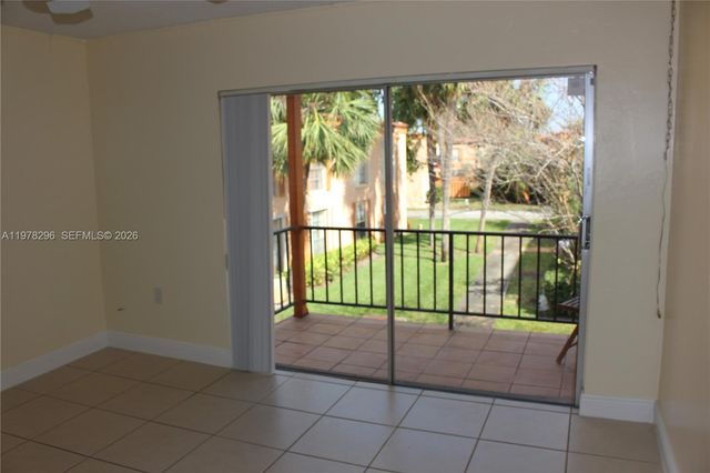 7208 Fairway Dr I8, Miami Lakes, FL 33014