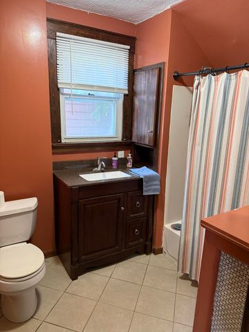 220 LINCOLN Avenue, Council Bluffs, IA 51503