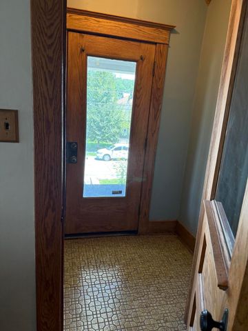 220 LINCOLN Avenue, Council Bluffs, IA 51503