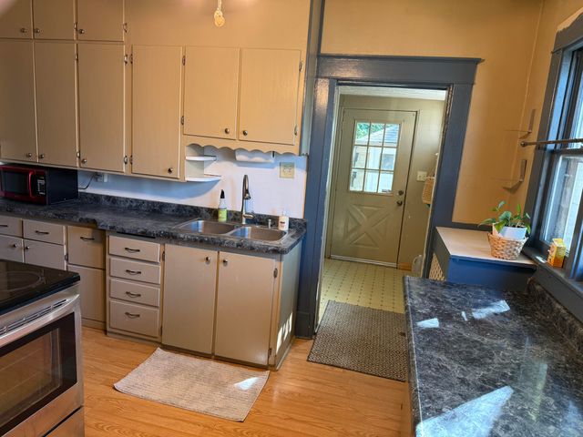 220 LINCOLN Avenue, Council Bluffs, IA 51503