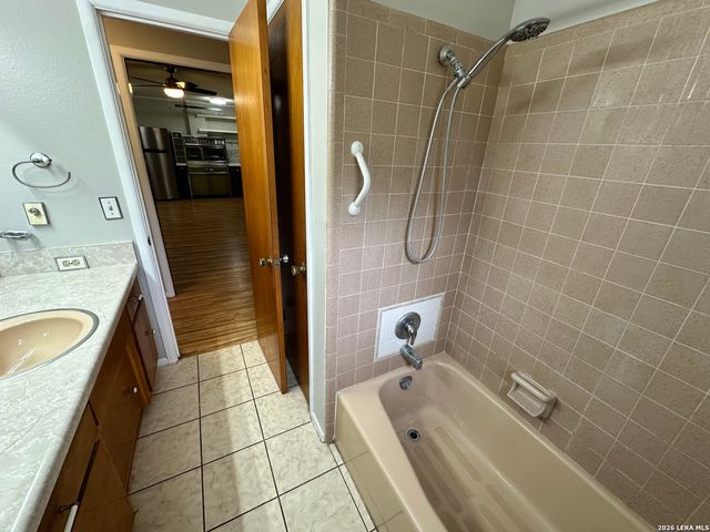 809 FLORENCE ST, Castroville, TX 78009