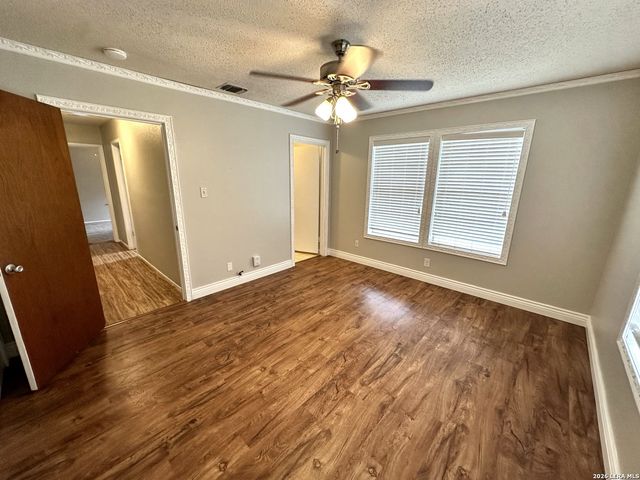 809 FLORENCE ST, Castroville, TX 78009