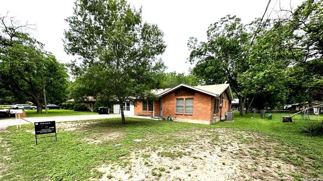 809 FLORENCE ST, Castroville, TX 78009