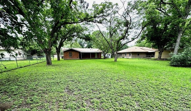 809 FLORENCE ST, Castroville, TX 78009
