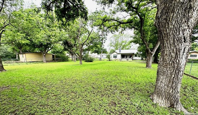 809 FLORENCE ST, Castroville, TX 78009