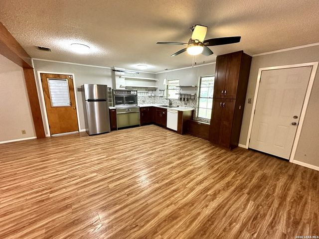 809 FLORENCE ST, Castroville, TX 78009