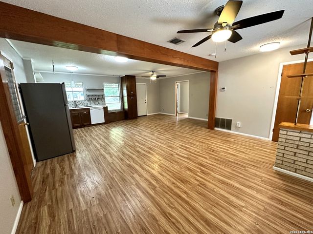 809 FLORENCE ST, Castroville, TX 78009