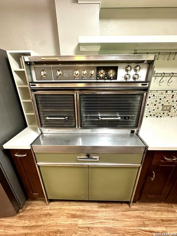 809 FLORENCE ST, Castroville, TX 78009
