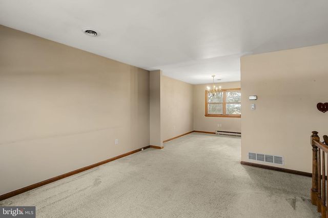 30 BUTTONWOOD DR, Lititz, PA 17543