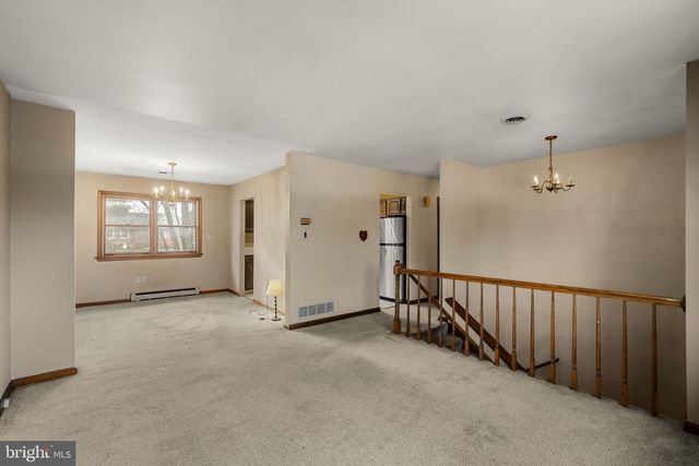 30 BUTTONWOOD DR, Lititz, PA 17543