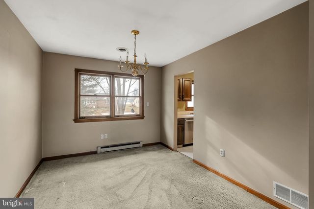 30 BUTTONWOOD DR, Lititz, PA 17543