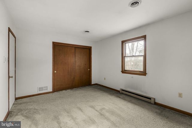 30 BUTTONWOOD DR, Lititz, PA 17543