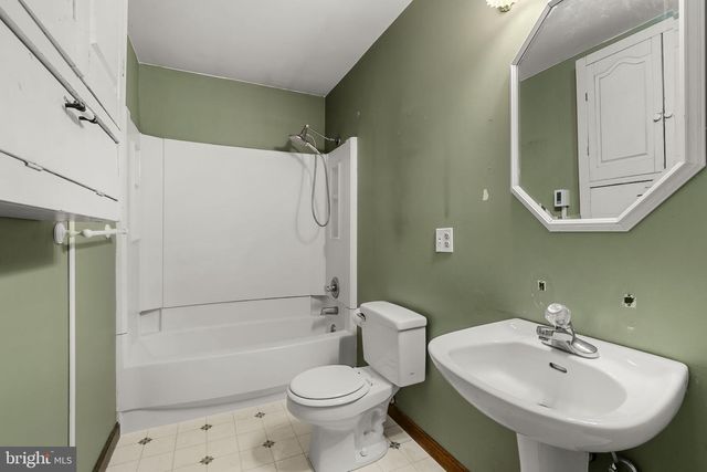 30 BUTTONWOOD DR, Lititz, PA 17543