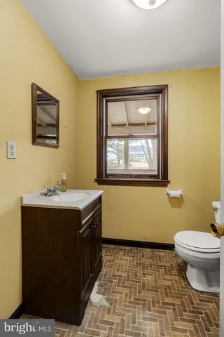 30 BUTTONWOOD DR, Lititz, PA 17543