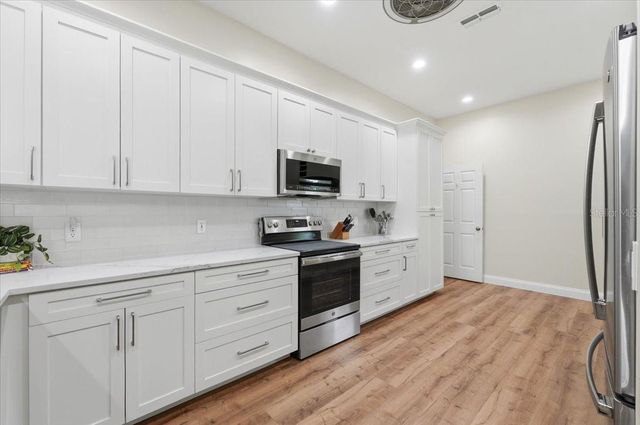 730 MARTINIQUE CIRCLE, Lakeland, FL 33803