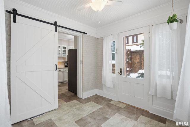 1330 29TH Street, Moline, IL 61265