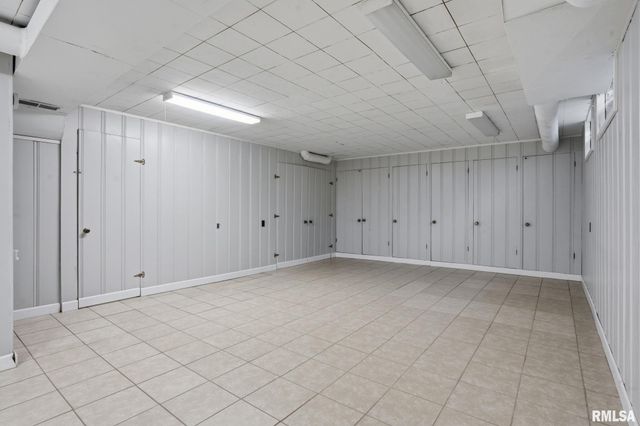 1330 29TH Street, Moline, IL 61265