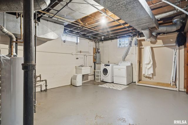 1330 29TH Street, Moline, IL 61265