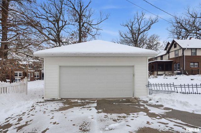1330 29TH Street, Moline, IL 61265