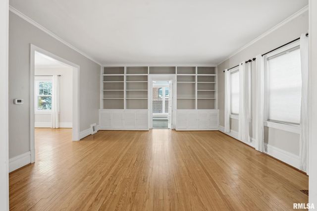 1330 29TH Street, Moline, IL 61265