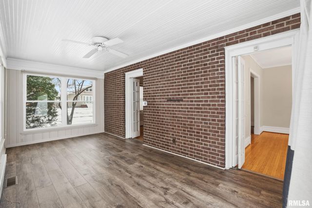 1330 29TH Street, Moline, IL 61265