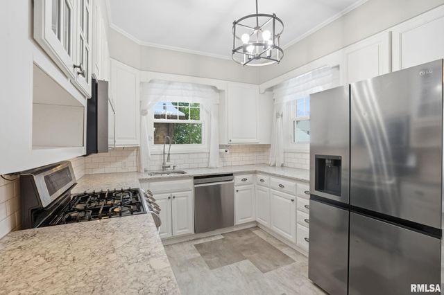 1330 29TH Street, Moline, IL 61265