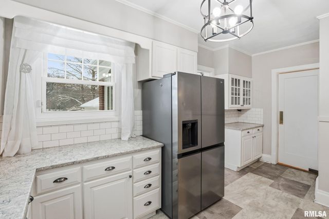 1330 29TH Street, Moline, IL 61265