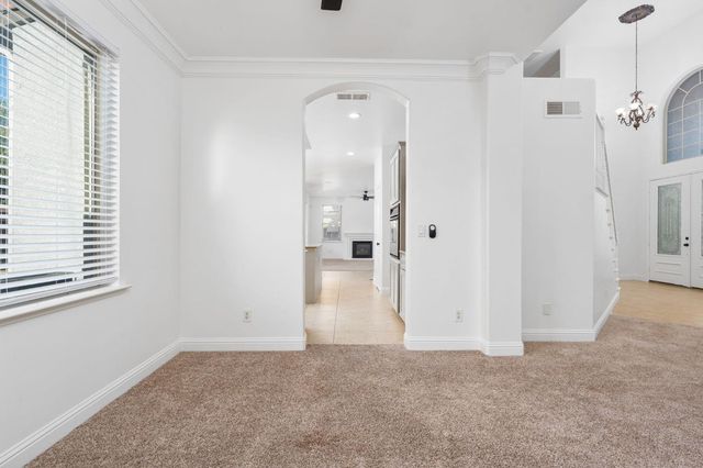 6632 W Dovewood Lane, Fresno, CA 93723