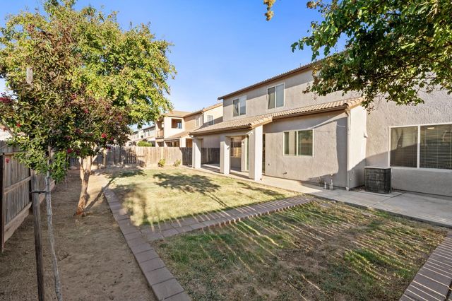 6632 W Dovewood Lane, Fresno, CA 93723