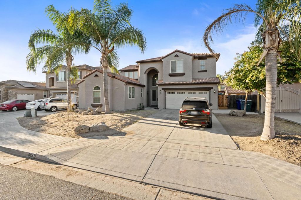 Image 2 of property listing at 6632 W Dovewood Lane, Fresno, CA 93723