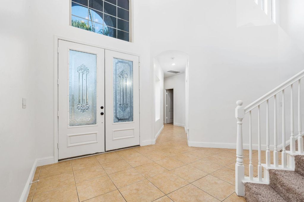 Image 4 of property listing at 6632 W Dovewood Lane, Fresno, CA 93723