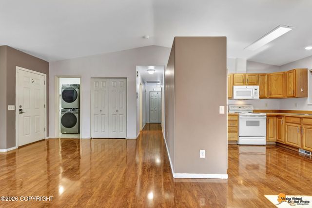 2300 Leopard Circle, Anchorage, AK 99502
