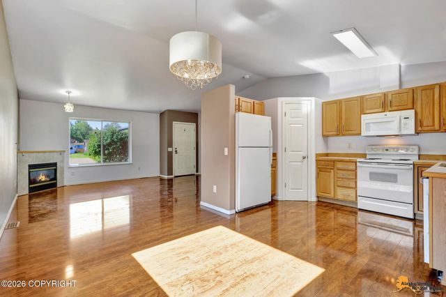 2300 Leopard Circle, Anchorage, AK 99502