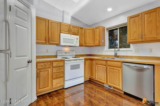 2300 Leopard Circle, Anchorage, AK 99502