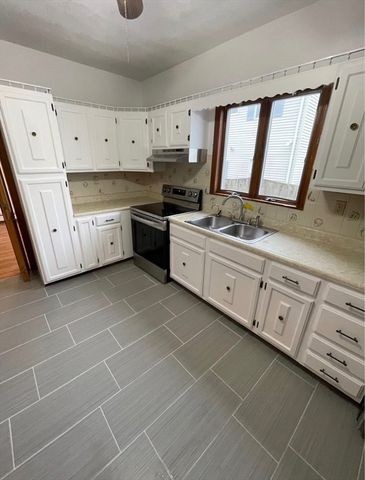 13 Jacobs 1, Peabody, MA 01960