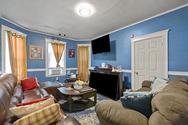 53 Miunt Ida 3, Boston, MA 02122