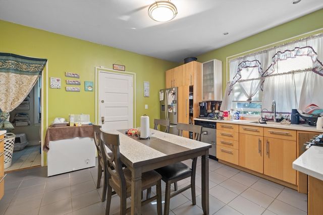 53 Miunt Ida 3, Boston, MA 02122