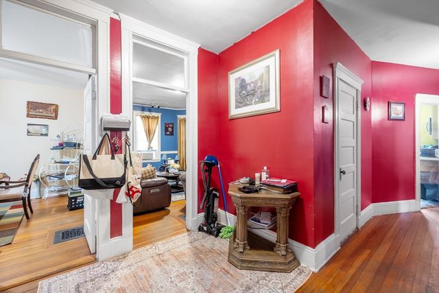 53 Miunt Ida 3, Boston, MA 02122