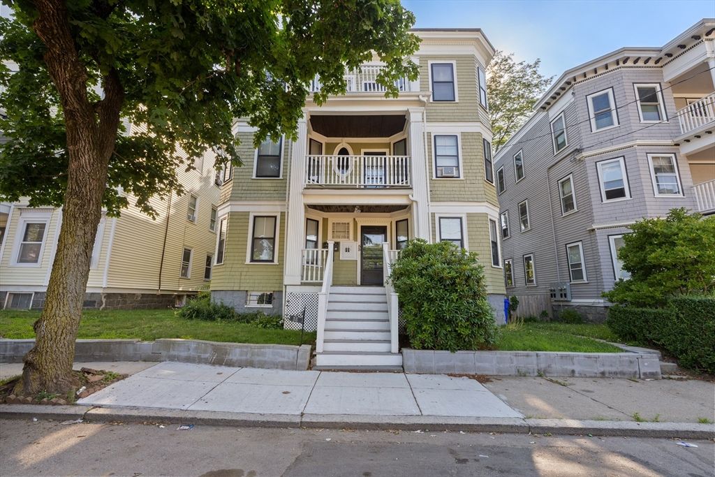 53 Miunt Ida 3, Boston, MA 02122