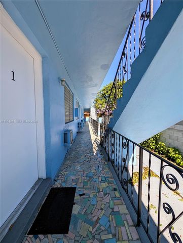 1565 SW 6th St 2, Miami, FL 33135