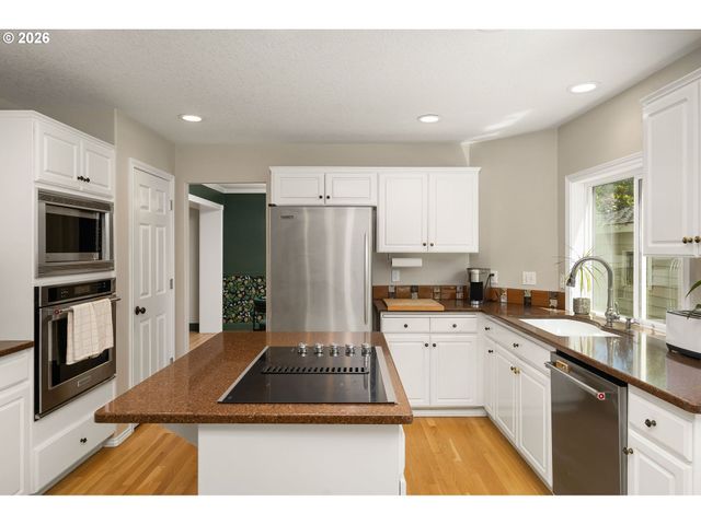 10954 Sw GENEVA St, Tigard, OR 97223