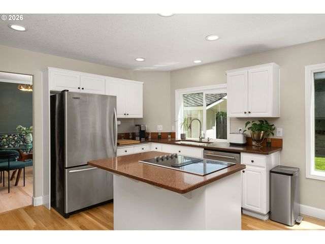 10954 Sw GENEVA St, Tigard, OR 97223