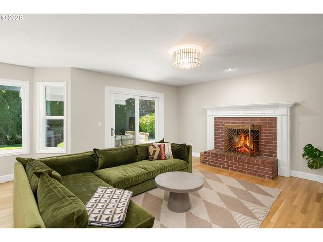 10954 Sw GENEVA St, Tigard, OR 97223