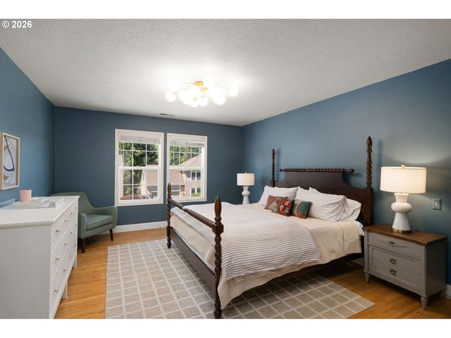 10954 Sw GENEVA St, Tigard, OR 97223